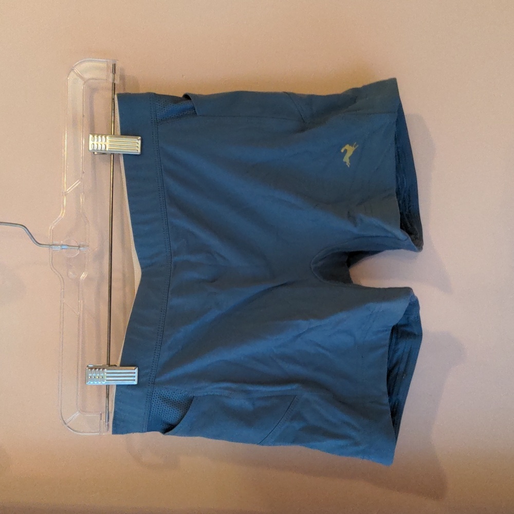 Tracksmith Lane Five shorts - women's medium, light blue